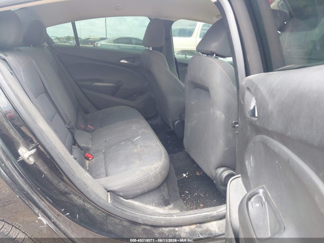 45318071 :رقم المزاد ، 1G1BC5SM8J7215446 vin ، 2018 Chevrolet Cruze Ls Auto مزاد بيع