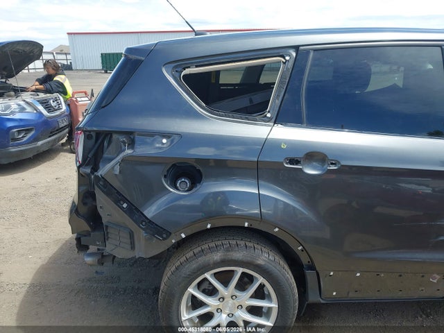 45318080 :رقم المزاد ، 1FMCU0G77GUB08375 vin ، 2016 Ford Escape Se مزاد بيع