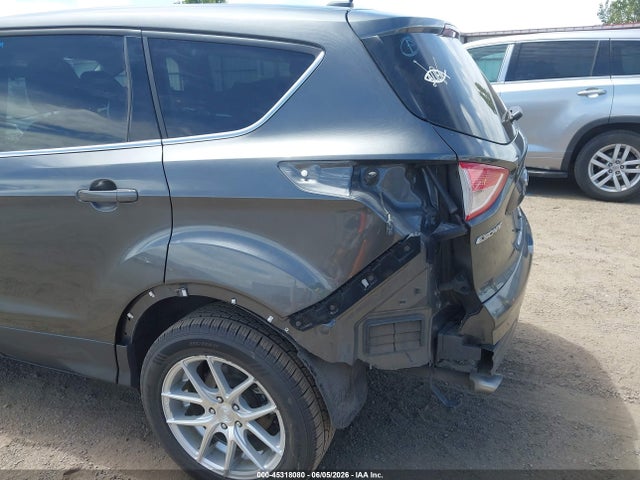 45318080 :رقم المزاد ، 1FMCU0G77GUB08375 vin ، 2016 Ford Escape Se مزاد بيع