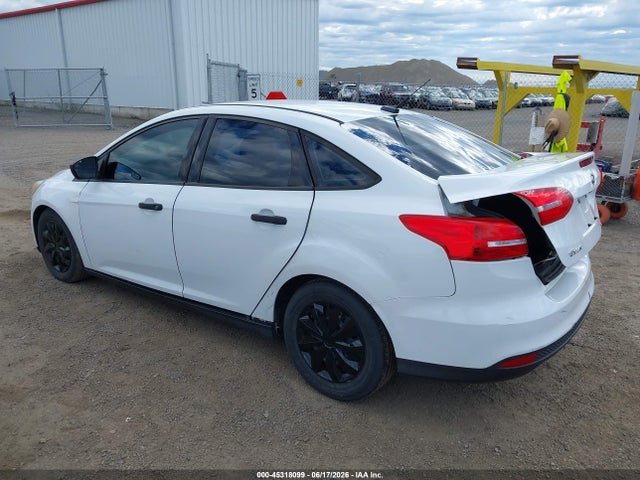 Ford FOCUS S 2015 1FADP3E21FL256508 Image 3