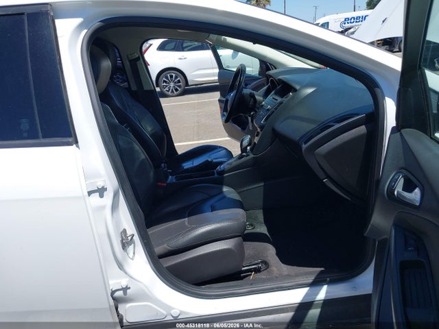 Продажа на аукционе авто 2015 Ford Focus Se, vin: 1FADP3K22FL275525, номер лота: 45318118