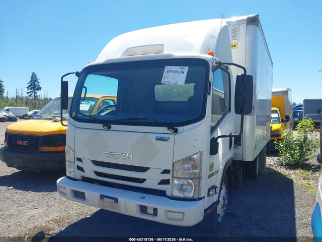 45318136 :رقم المزاد ، JALE5W166H7900142 vin ، 2017 Isuzu Nqr Dsl Reg At مزاد بيع