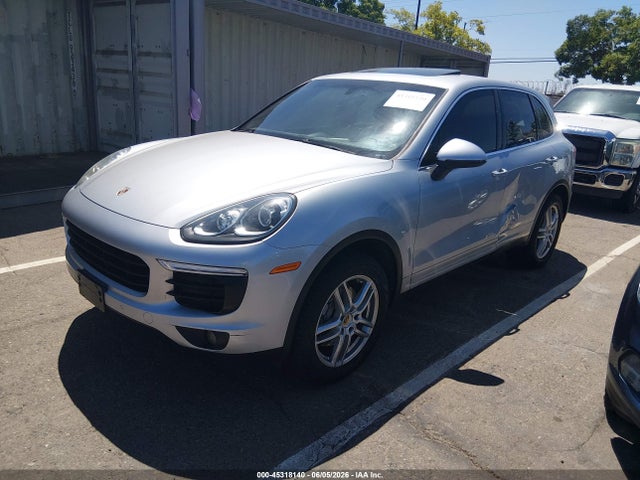 Porsche Cayenne 2016 WP1AA2A25GLA04887 Image 2