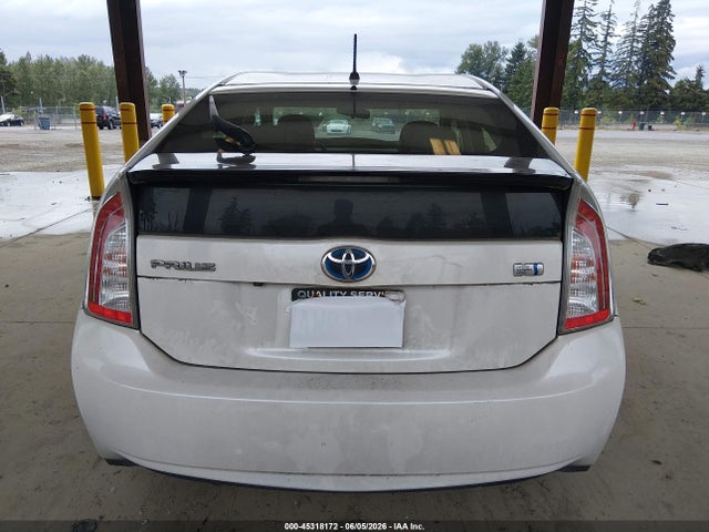 Toyota Prius Two 2015 JTDKN3DU7F1971153 Image 16