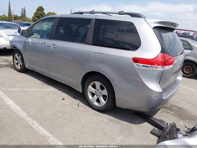 45318184 :رقم المزاد ، 5TDKK3DC7DS280818 vin ، 2013 Toyota Sienna Le V6 8 Passenger مزاد بيع