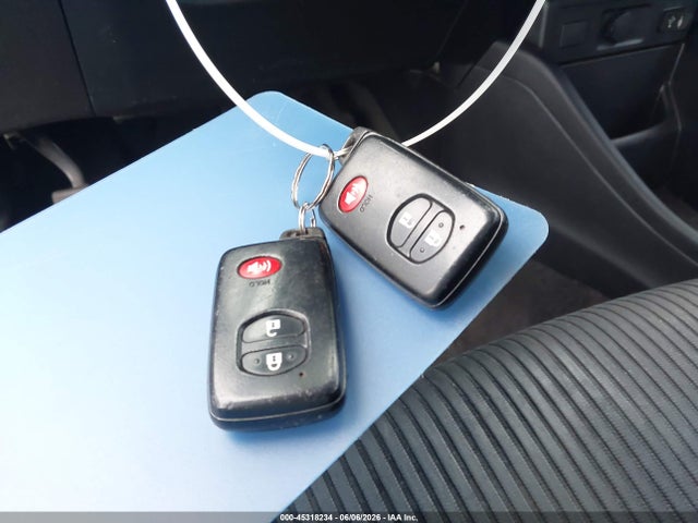 Toyota Prius V Three 2016 JTDZN3EU2GJ044186 Image 11