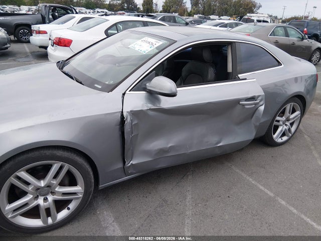 45318262 :رقم المزاد ، WAUCFAFR3BA004559 vin ، 2011 Audi A5 2.0t Premium مزاد بيع