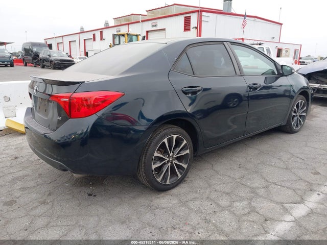 Toyota COROLLA SE 2018 5YFBURHE8JP775610 Image 4