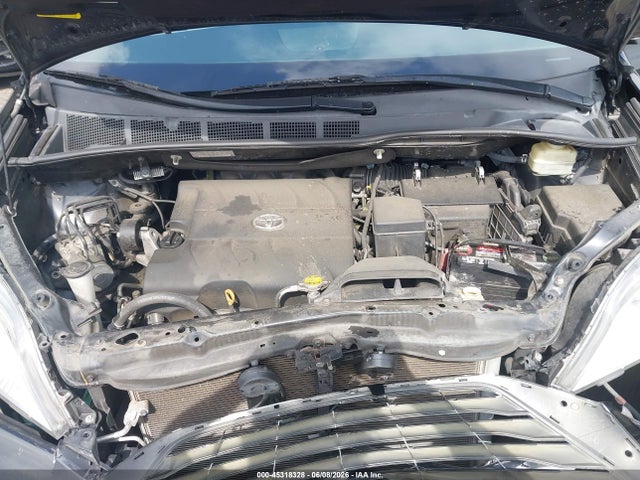 5TDKK3DC8GS730531 Toyota Sienna Le 8 Passenger