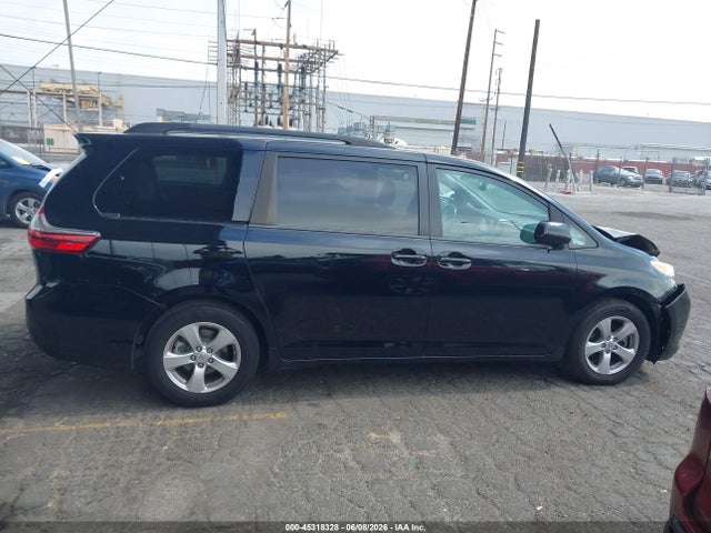5TDKK3DC8GS730531 Toyota Sienna Le 8 Passenger