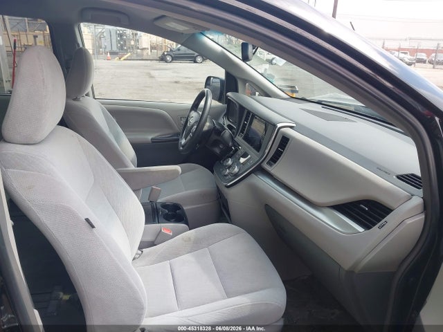 5TDKK3DC8GS730531 Toyota Sienna Le 8 Passenger