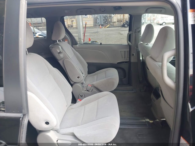 5TDKK3DC8GS730531 Toyota Sienna Le 8 Passenger