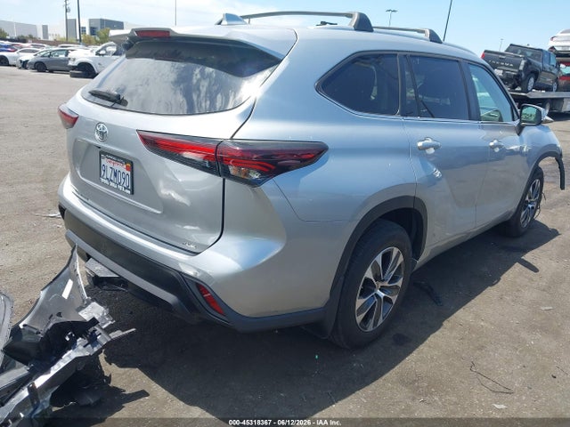 Toyota Highlander Xle 2024 5TDKDRAH3RS538823 Image 4