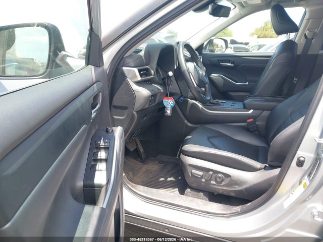 Toyota Highlander Xle 2024 5TDKDRAH3RS538823 Image 5