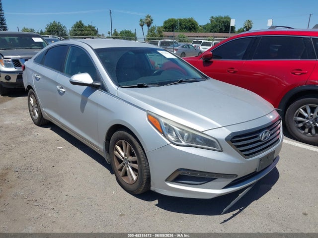 2015 5NPE24AA3FH157838 main image