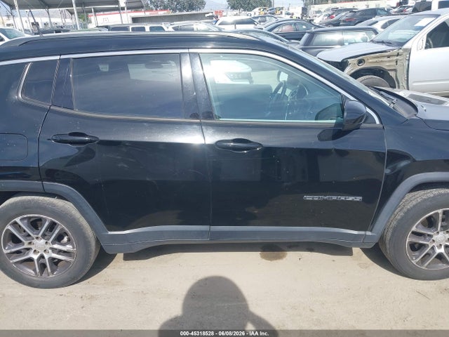 3C4NJCBB4JT488554 Jeep Compass Sun And Wheel Fwd