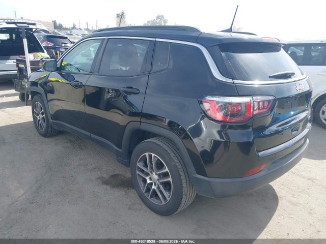 3C4NJCBB4JT488554 Jeep Compass Sun And Wheel Fwd