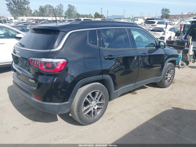 3C4NJCBB4JT488554 Jeep Compass Sun And Wheel Fwd