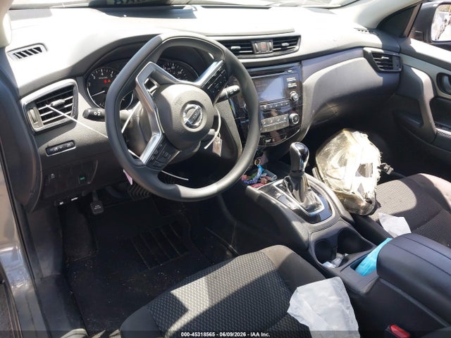 JN1BJ1CP9HW002216 Nissan Rogue Sport S