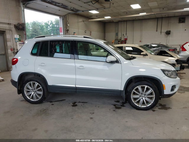Продажа на аукционе авто 2016 Volkswagen Tiguan Se, vin: WVGBV7AX2GW600956, номер лота: 45318759
