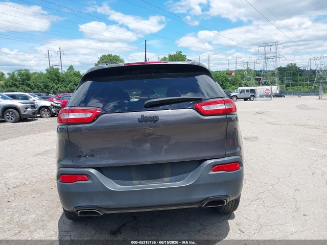 1C4PJMCX7JD500484 Jeep Cherokee Latitude 4x4