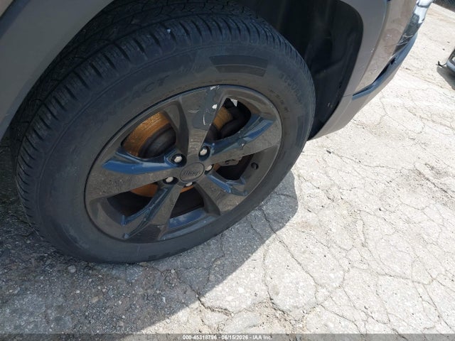 1C4PJMCX7JD500484 Jeep Cherokee Latitude 4x4