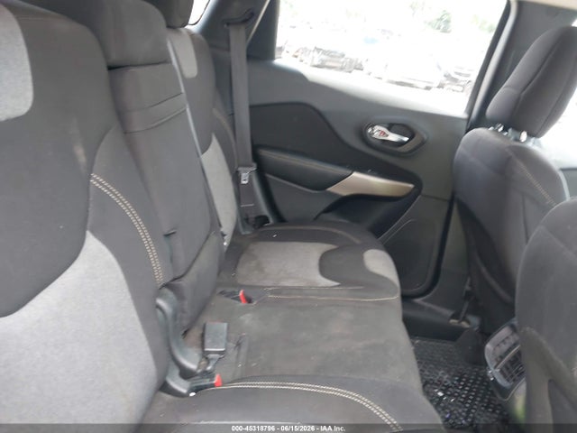 1C4PJMCX7JD500484 Jeep Cherokee Latitude 4x4