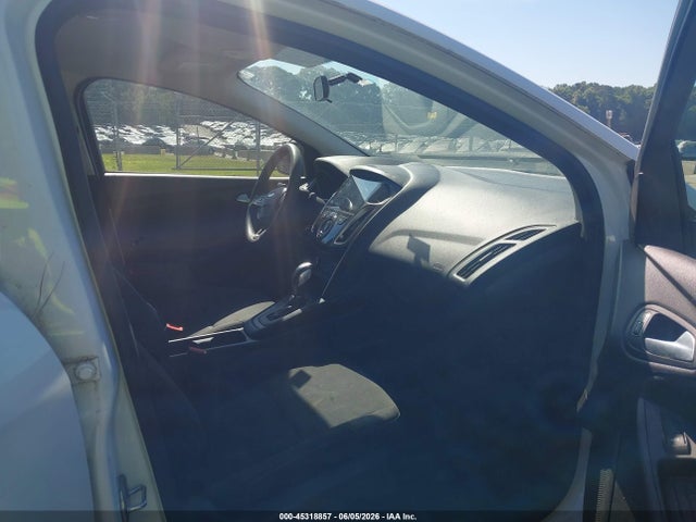 45318857 :رقم المزاد ، 1FADP3K27FL204725 vin ، 2015 Ford Focus Se مزاد بيع