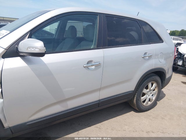 Auction sale of the 2011 Kia Sorento Lx, vin: 5XYKT3A15BG068834, lot number: 45319128