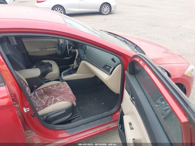 Продажа на аукционе авто 2018 Hyundai Elantra Se, vin: 5NPD74LFXJH368484, номер лота: 45319323