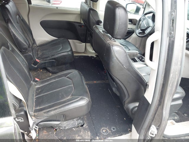 45319606 :رقم المزاد ، 2C4RC1DG1LR151600 vin ، 2020 Chrysler Voyager Lxi مزاد بيع
