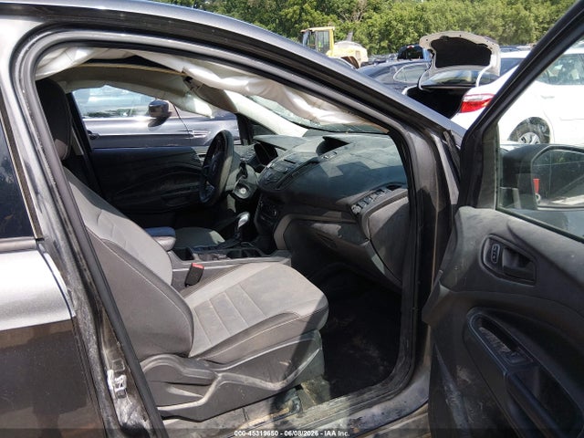 45319650 :رقم المزاد ، 1FMCU0F75HUC01303 vin ، 2017 Ford Escape S مزاد بيع