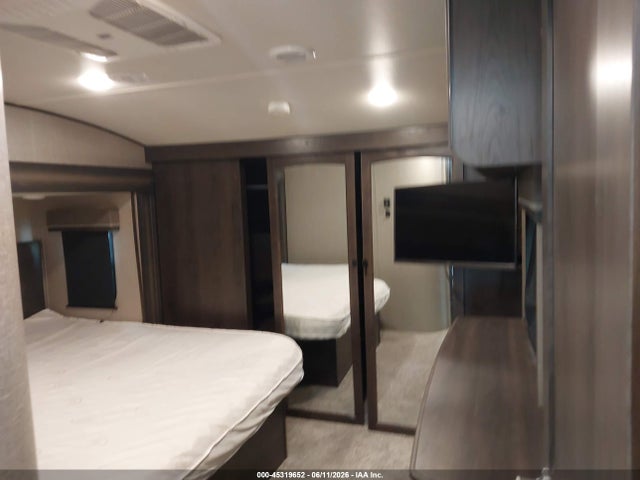 Продажа на аукционе авто 2021 Grand Design Recreat Reflection M-367bhs, vin: 573FR4228M9908423, номер лота: 45319652