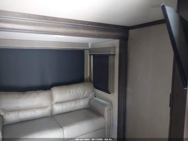 Продажа на аукционе авто 2021 Grand Design Recreat Reflection M-367bhs, vin: 573FR4228M9908423, номер лота: 45319652