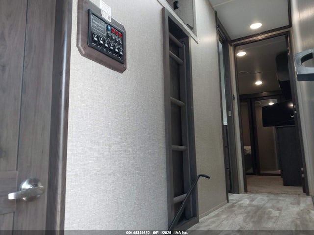 Продажа на аукционе авто 2021 Grand Design Recreat Reflection M-367bhs, vin: 573FR4228M9908423, номер лота: 45319652