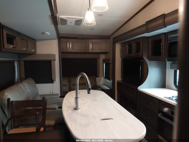 Продажа на аукционе авто 2021 Grand Design Recreat Reflection M-367bhs, vin: 573FR4228M9908423, номер лота: 45319652