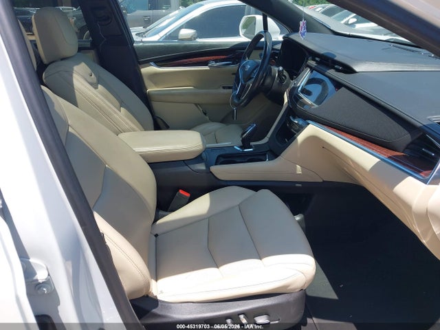 45319703 :رقم المزاد ، 1GYKNBRS4HZ316707 vin ، 2017 Cadillac Xt5 Luxury مزاد بيع