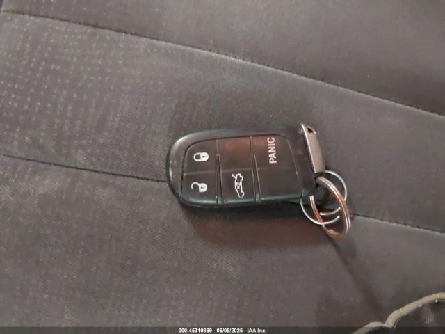 45319869 :رقم المزاد ، 1C3CCCAB2FN729509 vin ، 2015 Chrysler 200 Limited مزاد بيع