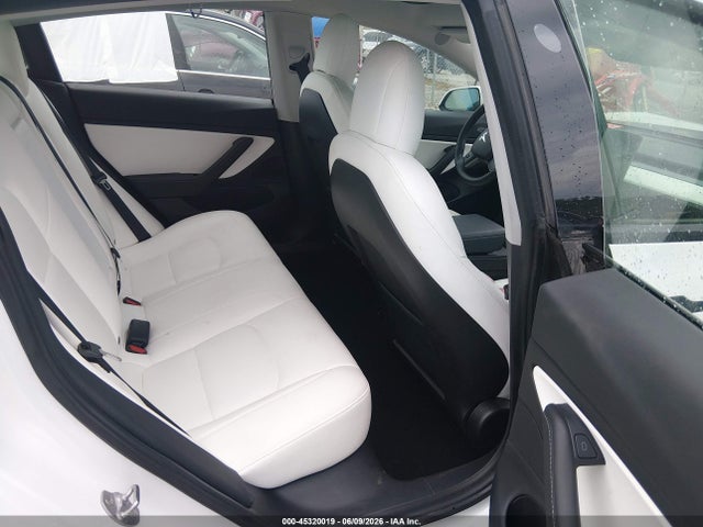 45320019 :رقم المزاد ، 5YJ3E1EB7MF903333 vin ، 2021 Tesla Model 3 Long Range مزاد بيع