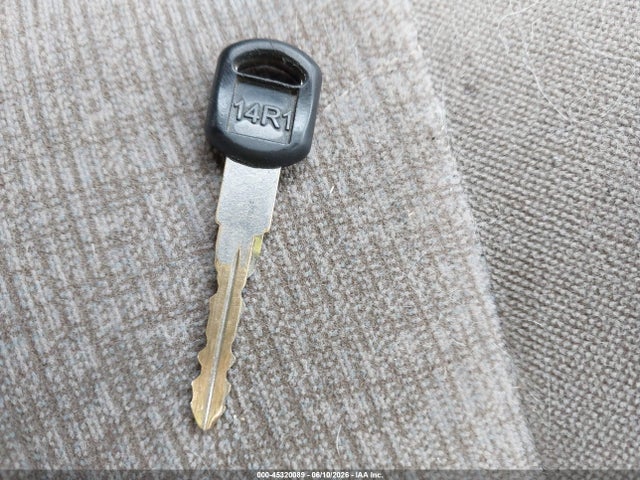 45320089 :رقم المزاد ، 1G8ZK5273YZ183730 vin ، 2000 Saturn Sl2 مزاد بيع