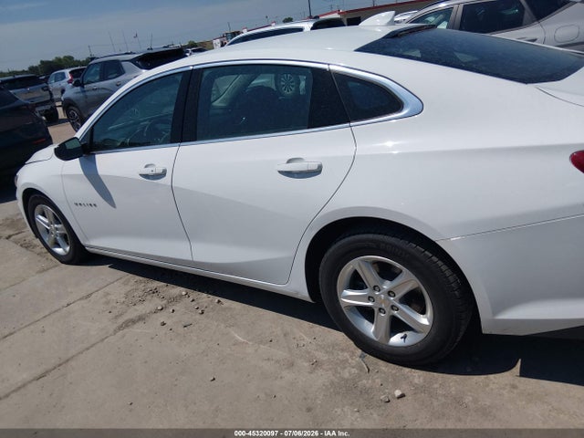 1G1ZD5ST0RF180180 Chevrolet Malibu Fwd 1lt