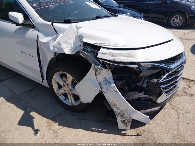 1G1ZD5ST0RF180180 Chevrolet Malibu Fwd 1lt