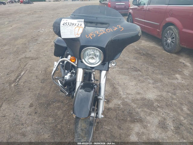 45320123 :رقم المزاد ، 1HD1KRM14FB603423 vin ، 2015 Harley-davidson Flhxs Street Glide Special مزاد بيع