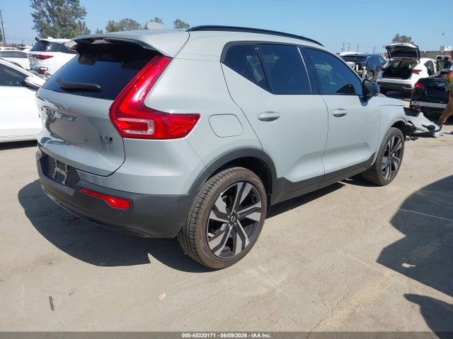 Volvo Xc40 B5 Ultimate Dark Theme 2024 YV4L12UM8R2336240 Image 4