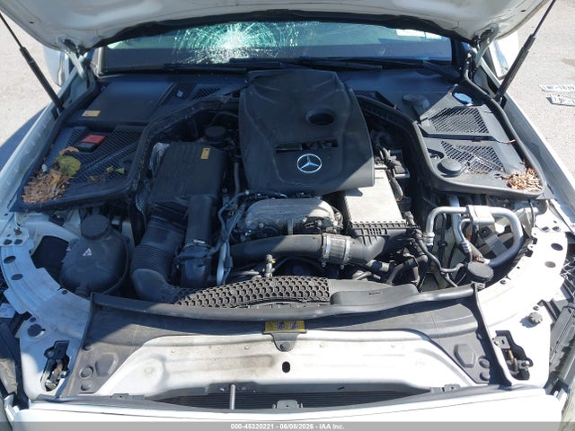 2015 Mercedes-benz C 300 4matic მანქანა იყიდება აუქციონზე, vin: 55SWF4KB3FU083124, აუქციონის ნომერი: 45320221