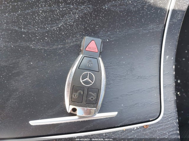2015 Mercedes-benz C 300 4matic მანქანა იყიდება აუქციონზე, vin: 55SWF4KB3FU083124, აუქციონის ნომერი: 45320221