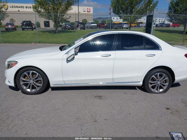 2015 Mercedes-benz C 300 4matic მანქანა იყიდება აუქციონზე, vin: 55SWF4KB3FU083124, აუქციონის ნომერი: 45320221