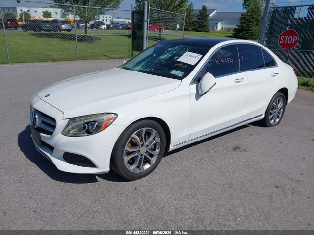 2015 Mercedes-benz C 300 4matic მანქანა იყიდება აუქციონზე, vin: 55SWF4KB3FU083124, აუქციონის ნომერი: 45320221