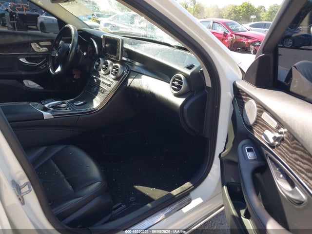 2015 Mercedes-benz C 300 4matic მანქანა იყიდება აუქციონზე, vin: 55SWF4KB3FU083124, აუქციონის ნომერი: 45320221