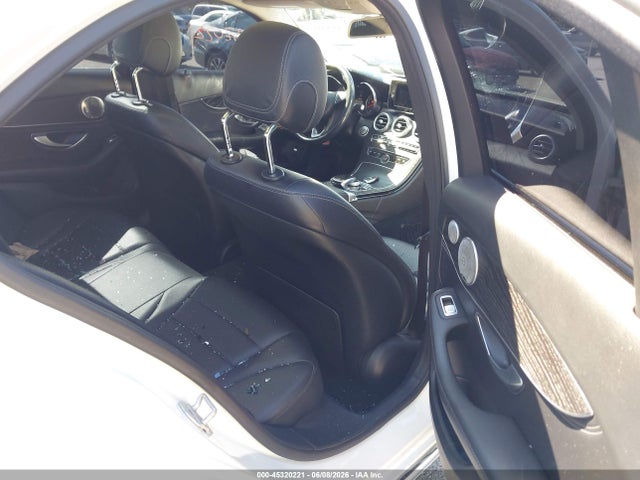 2015 Mercedes-benz C 300 4matic მანქანა იყიდება აუქციონზე, vin: 55SWF4KB3FU083124, აუქციონის ნომერი: 45320221